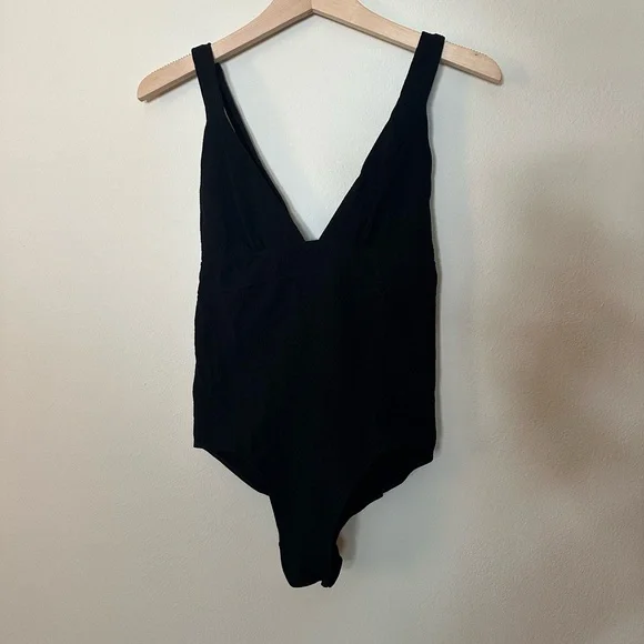 Sezane Elegant Black One-Piece Swimsuit - Picture 4 of 7